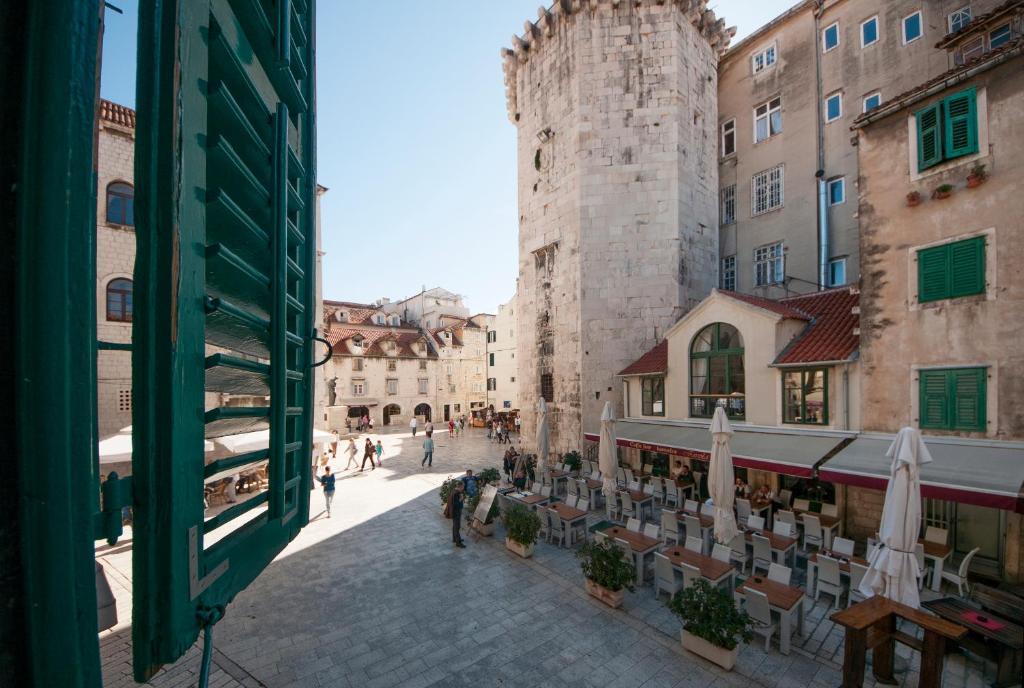 Tower Square Apartments Split Rom bilde